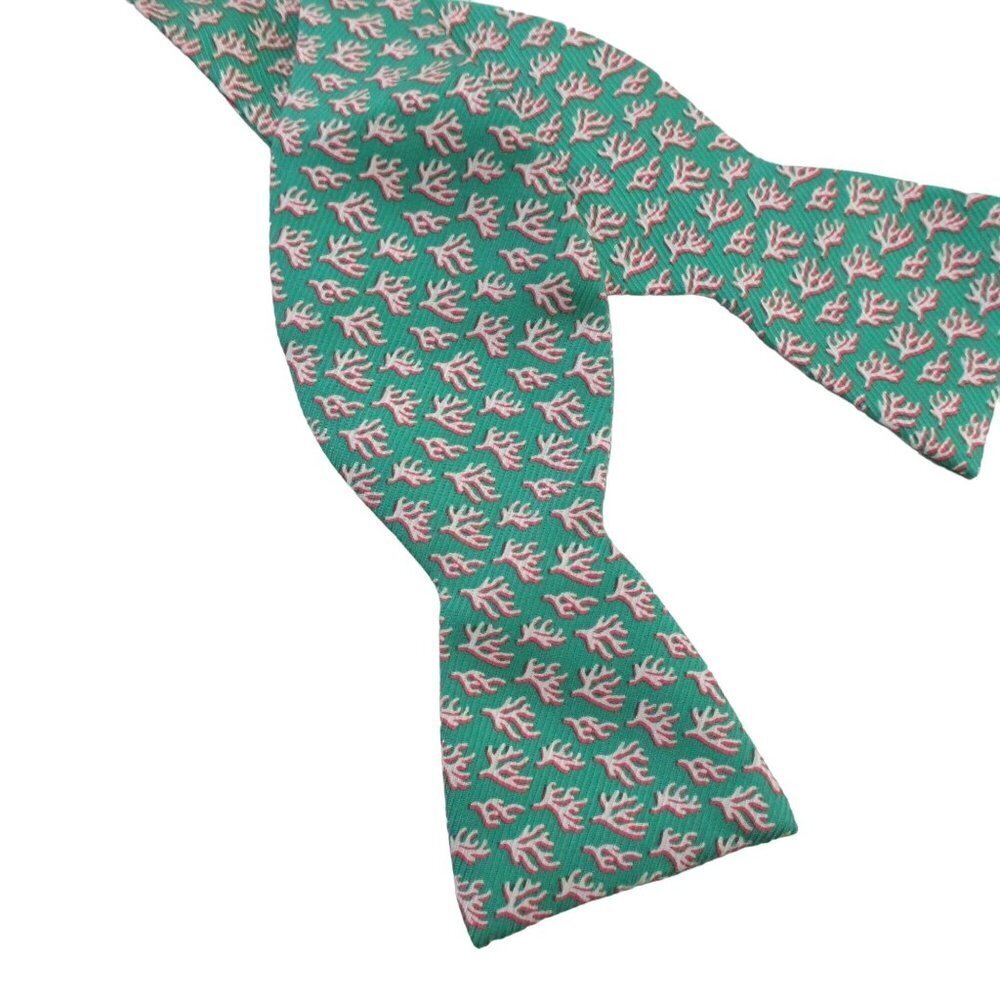 Vineyard Vines Silk Bow Tie Green Coral Beach Nautical Sea Life Mens NEW